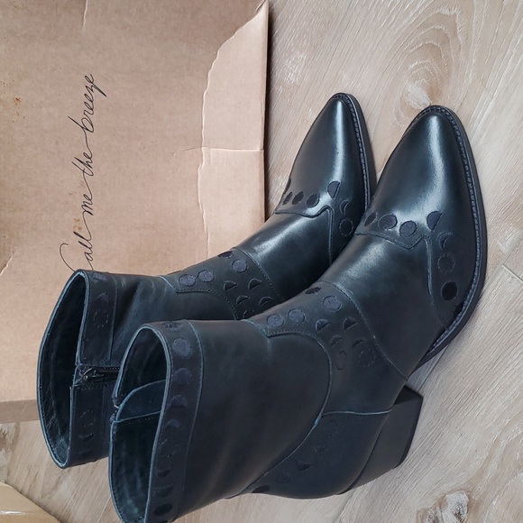 BNIB Call Me the Breeze Moonphase Bootie Onyx - Picture 2 of 11